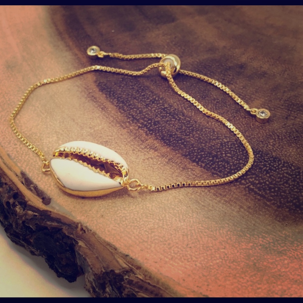 18 k yellow gold plated sea shell bracelet